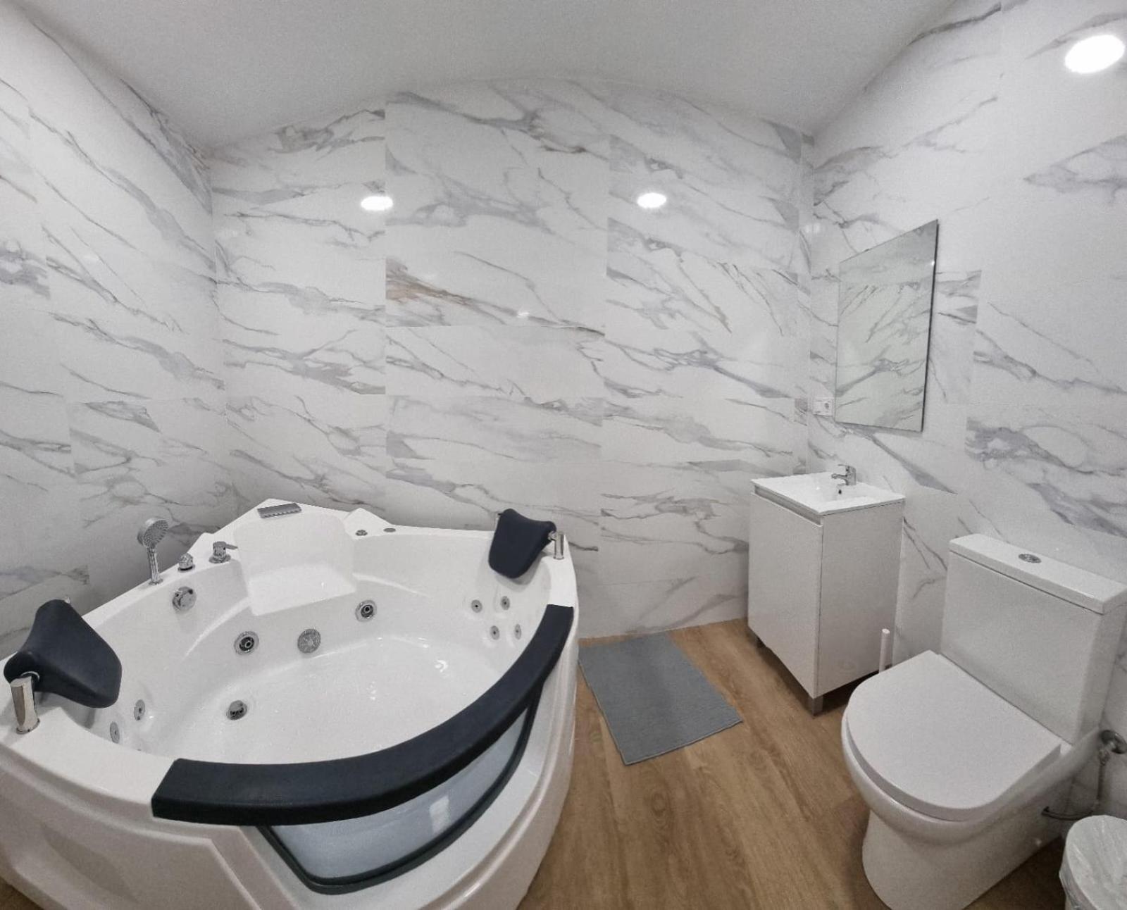 Appartement Estudio Familiar Con Jacuzzi Doble Séville